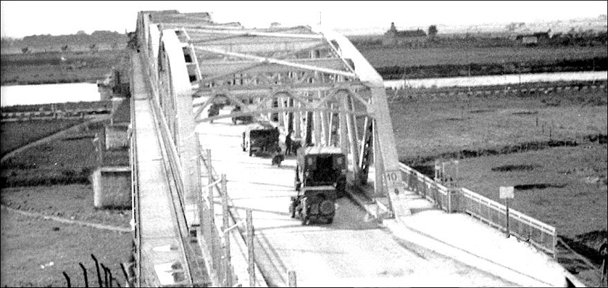 The bridge over the River Maas at Graves