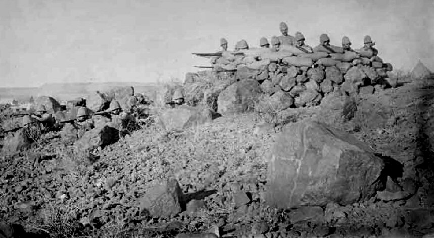 1st Battalion Worcestershire Regiment men defending their position (1900)