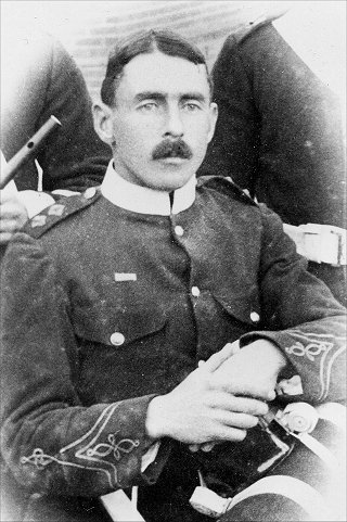 Capt. H. de B. Hovell