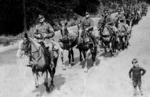 Men of the 11th Battalion on a road in England (1940)