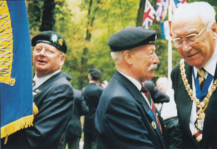 Bill Edwardes, Ron Cherry and Councillor Peter Carter