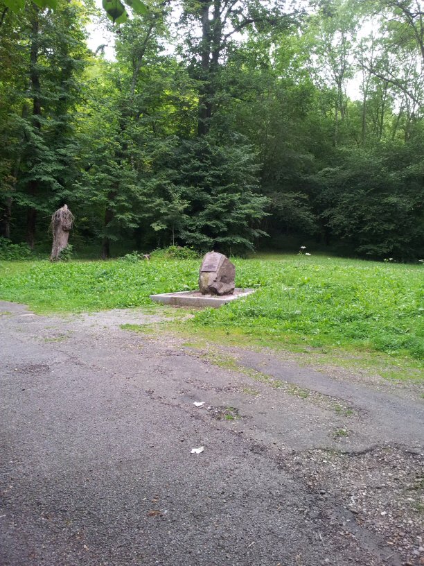 Worcestershire Regiment memorial route de Tilly 2012
