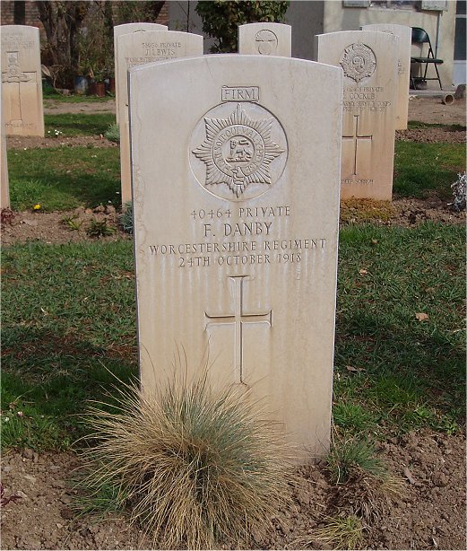 Private Frank Danby (40464) war grave