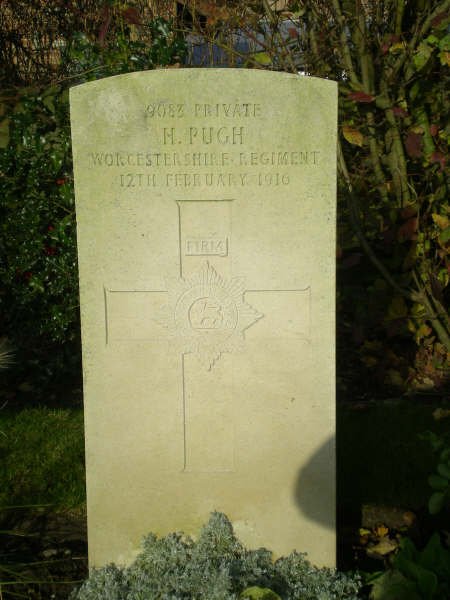 Private Howard Pugh (9083) war grave