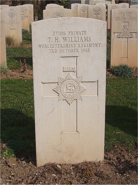 Private Thomas Henry Williams (27706) war grave