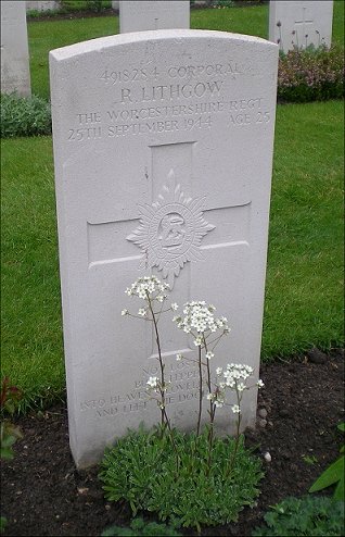 Corporal Richard LITHGOW (4918284) war grave