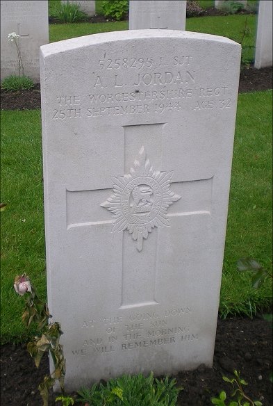 Lance Sergeant Albert Leslie JORDAN (5258295) war grave