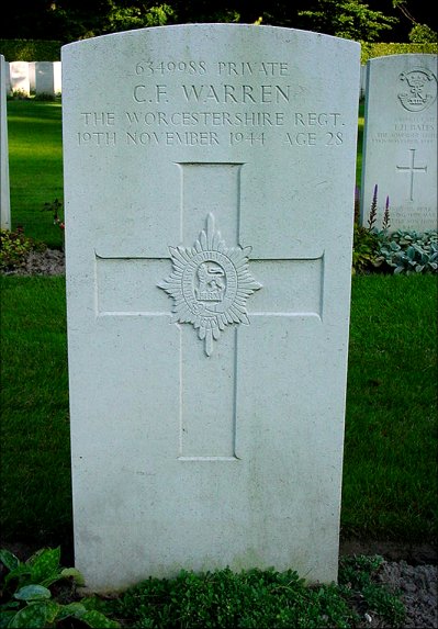 Private Charles Frederick WARREN (6349988) war grave