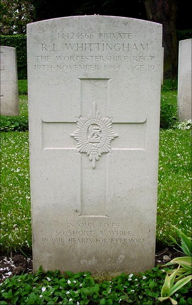 Private Robert Leslie WHITTINGHAM (14424566) war grave